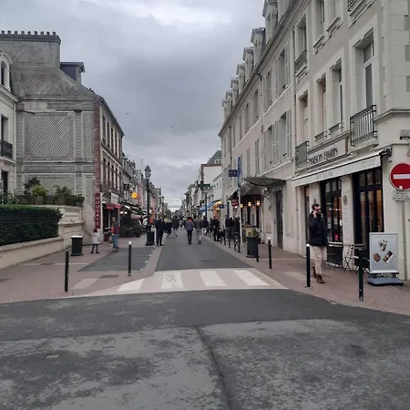 Apartament Centre Rue De La Cabourg