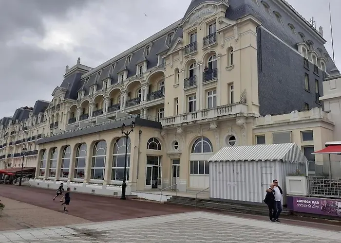 Centre Rue De La * קאבורג